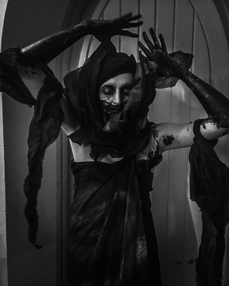 Threshold Dissentients (Butoh)